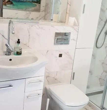 Mazury Caloroczny Przy Lesie, Jezioro