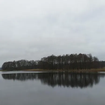 Mazury Caloroczny Przy Lesie, Jezioro Pelnik