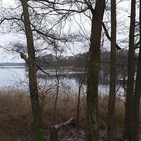Mazury Caloroczny Przy Lesie, Jezioro Vila *